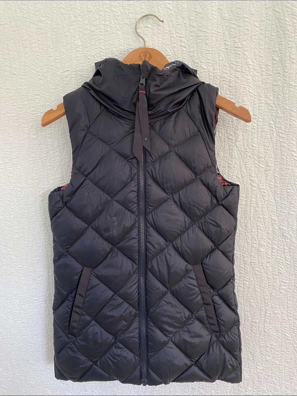 Lululemon NEW Navy Plaid Quilted Down Hooded Puffer Reversible Vest - Women